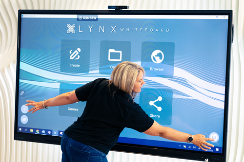 Clevertouch LYNX whiteboard